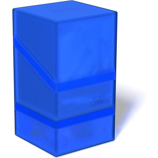 Ultimate Guard Boulder'n'Tray 100+ Sapphire. By popular demand, here is the Boulder'n'Tray 100+. This deck case combines the sturdiness of our Boulder with the flexibility of an extra compartment for your dice and other accessories - just like our classic Monolith. Our Boulder'n'Tray 100+ impresses with its durable, soft-touch finish², which ensures a comfortable grip and long life during all your gaming sessions. - Holds up to 100 standard size cards