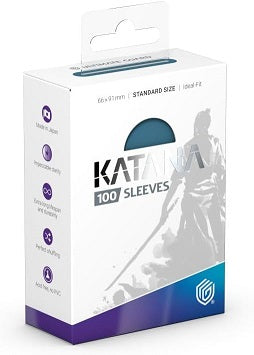 Ultimate Guards beloved Katana sleeves are back in long-awaited new colors! The first wave of our new-look sleeves in Standard size includes the six color variants Radiant Plum, Mountain Haze, Blue Bird, Jade Garden, Iris Bloom, and Great Wave. Katana sleeves have established themselves as the premium TCG card sleeves on the market: precision-made in Japan, fully opaque and unrivaled in terms of shuffle-feel and durability to meet the highest standards of players and collectors!