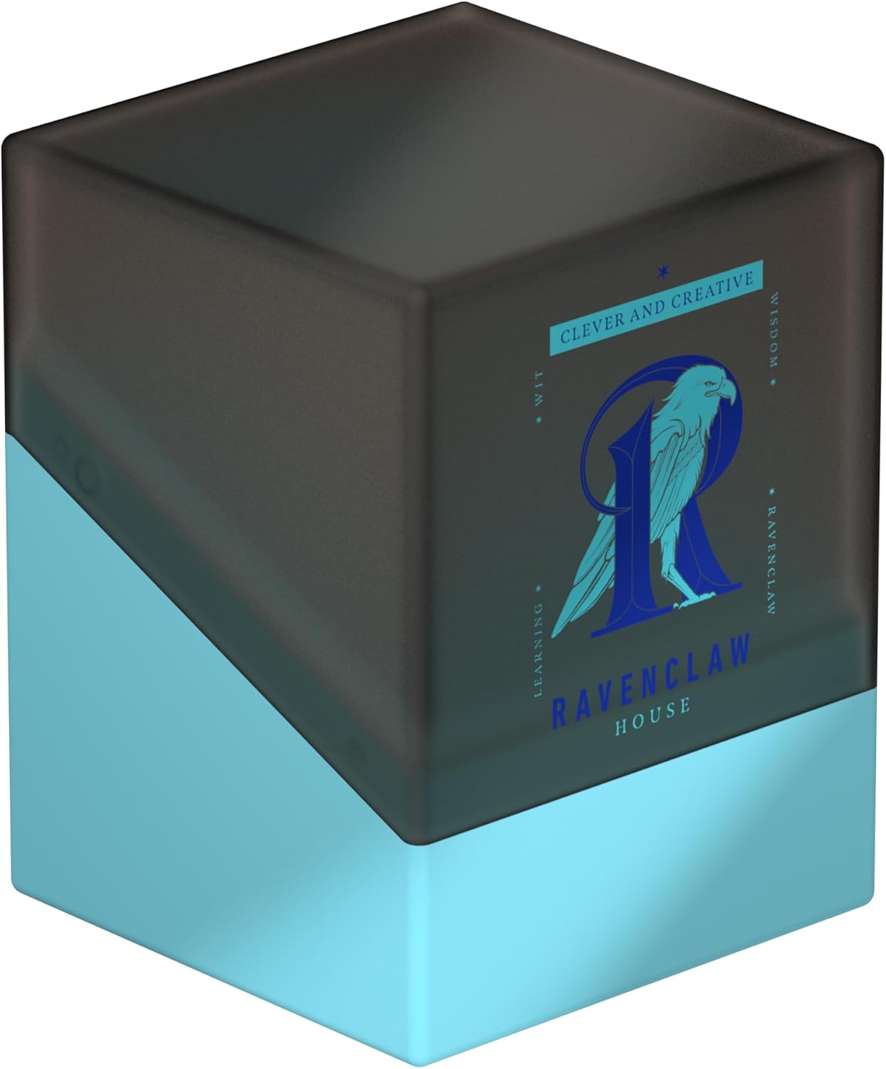 Show your House allegiance to Gryffindor, Slytherin, Hufflepuff or Ravenclaw with the Harry Potter Boulder 100+ deck box from Ultimate Guard. The durable card box is easy to open despite its secure closure, has a pleasant soft-touch surface and offers space for 100 (in double protective sleeves) or 120 (in single protective sleeves) cards of standard size or smaller.
