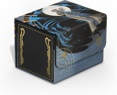 The Sidewinder 100+ Xenoskin is a high-quality TCG deck box that offers premium card protection thanks to its resistant Xenoskin material, microfiber inner lining, and strong magnetic closure, while still granting easy and convenient access to the deck inside. The deck boxes are printed in full color with officially licensed artworks from Magic: The Gathering’s upcoming set "Secrets of Strixhaven". The Sidewinder 100+ Xenoskin is optimized to hold 100 double-sleeved or 120 single-sleeved cards in Ultimate G