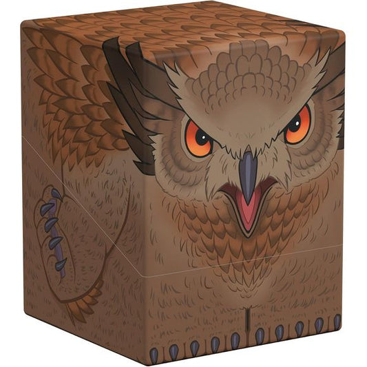 <p><strong>Ultimate Guard Squaroe Dungeons & Dragons DND004 – Owlbear</strong> features one of D&D’s most recognizable creatures on a durable, fully printed collectible deck box. Built with a secure closure and sturdy construction, this Squaroe is ideal for protecting decks at home, during travel, or at game night.</p>
<p>Designed for standard- and Japanese-sized trading cards, it holds up to 100 double-sleeved cards and works with popular TCGs including Magic: The Gathering, Pokémon, Lorcana, Yu-Gi-Oh!, O