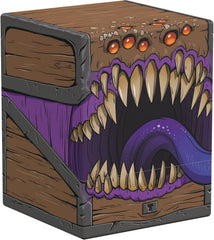 <p><strong>Ultimate Guard Squaroe Dungeons & Dragons DND005 – Mimic</strong> brings one of D&D’s most iconic monsters to a durable collectible deck box. Featuring a fully printed Mimic design, this sturdy Squaroe offers secure card storage while staying easy to open for game night, tournaments, or everyday use.</p>
<p>Designed for standard- and Japanese-sized trading cards, it holds up to 100 double-sleeved cards and is compatible with popular TCGs including Magic: The Gathering, Pokémon, Lorcana, Yu-Gi-Oh