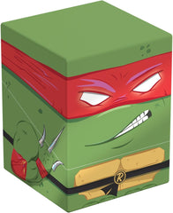 Ultimate Guard Squaroes represent the next generation of TCG accessories! Made from high-quality materials and 78% from renewable resources, the Squaroes offer an excellent level of card protection and, thanks to exclusive designs, limited editions and deck boxes with different degrees of rarity, become collector's items themselves. The Teenage Mutant Ninja Turtles™ Squaroes can hold up to 100 double-sleeved cards* from games like Magic: The Gathering, Pokémon, Lorcana, Flesh and Blood, Yu-Gi-Oh!, Riftbound