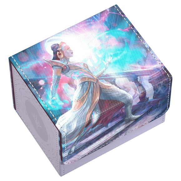 The Sidewinder 100+ Xenoskin is a high-quality TCG deck box that offers premium card protection thanks to its resistant Xenoskin material, microfiber inner lining, and strong magnetic closure, while still granting easy and convenient access to the deck inside. The deck boxes are printed in full color with officially licensed artworks from Magic: The Gathering’s upcoming set "Reality Fracture". The Sidewinder 100+ Xenoskin is optimized to hold 100 double-sleeved or 120 single-sleeved cards in Ultimate Guard