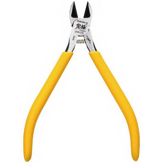 These new nippers from God Hand make dealing with masking tape a breeze! It's easy to know if your cut was successful because there's a snapping sound and a tactile response; they cut cleaner and faster than scissors and knives. The tape is also less prone to twisting when cut with these nippers, so it'll stick tightly to your projects without letting go prematurely. What a great idea -- order yours today!
Precautions
Do not use for anything other than the intended purpose. When used to cut metal or plasti