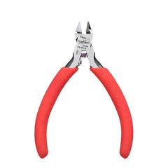 Even if it is small, it cuts well! Compact small single-edged nippers. Blade One Mini is a small single-edged nipper that is easy to handle even for people with small hands.
The sharpness is the same as the single-edged nipper standard model blade one nipper, and the slice cut allows you to obtain a beautiful cut surface. The thick and short grip fits in the palm of your hand, making it easy to handle even if you have small hands.
The blades are thick and durable, so even those who are not used to single-ed