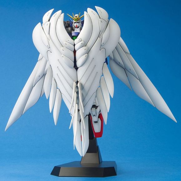 Bandai Wing Gundam Zero Endless Waltz Ver MG 1/100 Model Kit | Galactic Toys & Collectibles