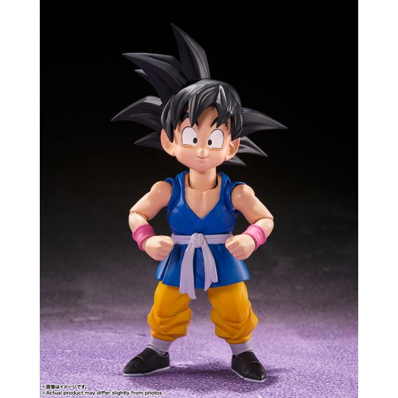 <p>SON GOKU as seen in "DRAGON BALL GT" joins S.H.Figuarts! Featuring a totally new sculpt and enhanced joints, it captures dramatic poses from the series with ease. Measures approximately 3.5" tall</p>
<p>Set Contents: Main Body Three expression parts Five pairs of option hands Optional head Optional uniform Kamehameha attack effect parts</p>
<p><strong>Product Features:</strong></p>
<ul>
<li>Based on Dragon Ball GT</li>
<li>Part of the S.H.Figuarts series</li>
<li>Includes effect parts for enhanced