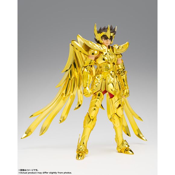 Sagittarius Seiya from "Saint Seiya" reappears in Bandai's "Myth Cloth EX" action-figure lineup as the successor to the Gold Cloth! This figure has a new EX METAL body, renewed coloring, and completely new facial models! It's incredible posable despite its large volume; the new EX METAL body features more accurate proportions, incredible holding power, and a satisfying weight in the hand!
Measures approximately 6.7 inches tall