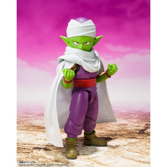 <p>Piccolo (Mini) from Dragon Ball DAIMA joins the S.H.Figuarts lineup with proportions and articulation designed around his compact appearance in the series.</p>
<p>The set includes interchangeable wrist, facial, head, and arm parts along with a cloak for additional display options.</p>
<p><strong>Product Features:</strong></p>
<ul>
<li>Based on Dragon Ball DAIMA</li>
<li>Part of the S.H.Figuarts series</li>
<li>Includes interchangeable expression and/or head parts</li>
<li>Includes interchangeable