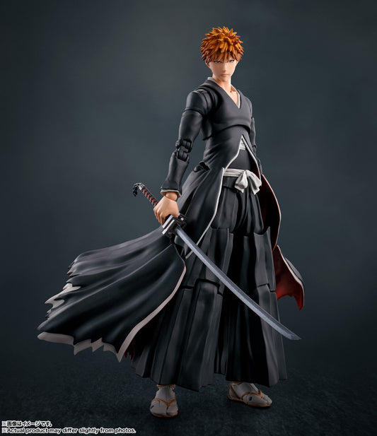 Ichigo Kurosaki of "Bleach," in his merged Hollow form, comes to S.H.Figuarts! This figure adopts a movable mechanism that emphasizes reproducing the movement of the Shihakusou in battle. Also included is the series' first ''Getsuga Tensho'' effect parts, as well as various expression parts such as ''ichigo's hollow mask parts
