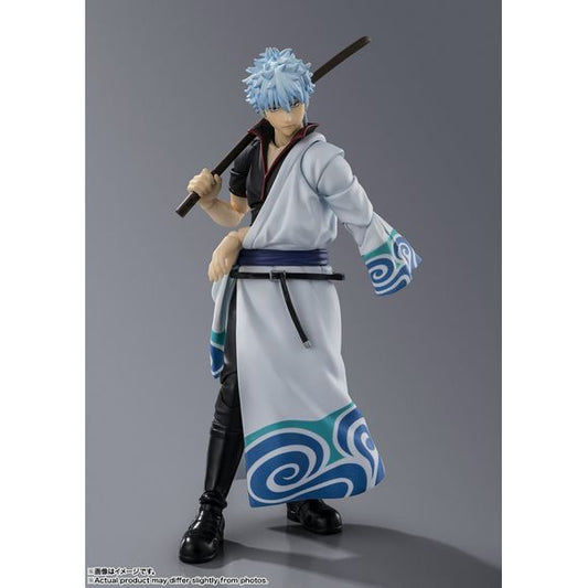 To celebrate the 20th anniversary of "Gintama", SAKATA GINTOKI is now available as an S.H.Figuarts! Reproduce the various expressions of the charming Gintoki with 3 types of Interchangeable expression parts in addition to the standard expression. In addition, a variety of scenes can be reproduced with 3 types of interchangeable hand parts. His signature "hands-in-pocket" pose can also be recreated with the optional hand parts. His beloved sword "Toyako" is also included.