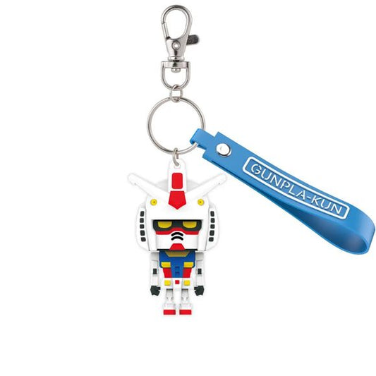 Bandai brings us a fun 3D mascot keychain featuring Gunpla-kun, the character who conveys the fun of Gunpla! A rubber charm with the character's name is included.
