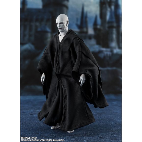 PRE-ORDER: Expected to ship in February of 2026
Lord Voldemort, the ultimate dark wizard as seen in the movie "Harry Potter and the Goblet of Fire," is now part of the "S.H.Figuarts" action-figure series from Bandai! His robes are made of wired fabric for a wide range of dramatic action poses; his face is digitally colored to realistically reproduce the eerie texture and fine shading of his pale skin.