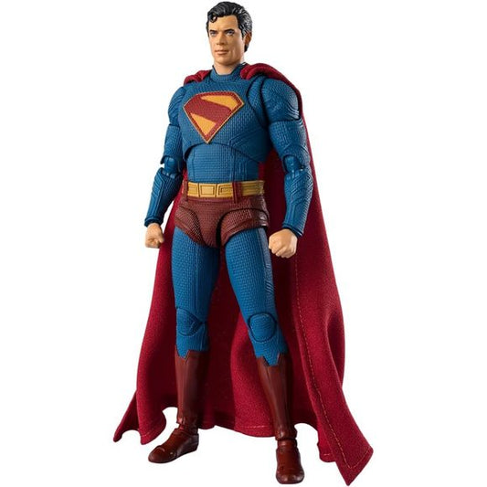 Superman, the ultimate hero in American comic book history, is now joining Bandai's "S.H.Figuarts" action-figure lineup! This all-new figure of the Man of Steel is based on his appearance in the latest "Superman" movie; the cape is made of wired cloth for dramatic poses!
Measures approximately 6.5 inches tall