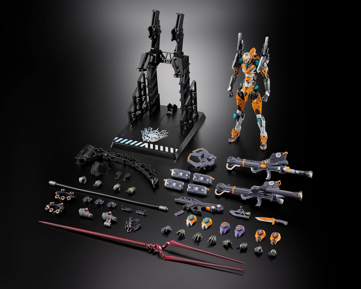 To commemorate the 30th anniversary of the "Evangelion" series, this special-edition figure, which includes a Spear of Longinus approximately 380mm in length, as well as a special stand featuring the anniversary logo, is now available!
In addition to the EVA-00 Prototype figure, the Spear of Longinus is included as well, featuring a length of approximately 380mm and a design made using clear parts and metallic paint to give it its own unique shape and texture. This special-edition product also includes a b