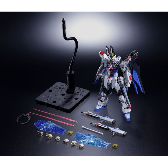 PRE-ORDER: Expected to ship in April 2027.
ABSOLUTE ACT, a new brand specializing in action posing, is here. The first release is Strike Freedom Gundam. Move it exactly as you feel.
Standing approximately 185 mm tall, the figure is equipped at the neck, shoulders, and waist with the ABSOLUTE ACTION POINT articulation system, designed to maximize the character’s full posing potential. In addition, sculptural arrangements and articulation designed specifically for action posing, together with the ease of pl