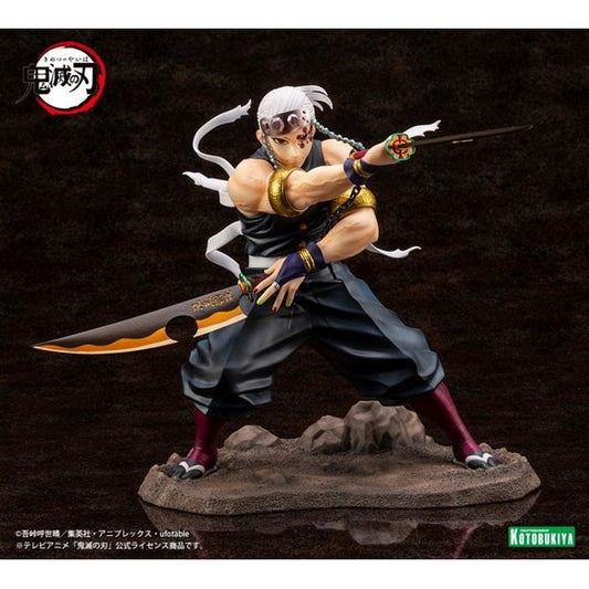The user of Sound Breathing, Uzui Tengen, will be released by Kotobukiya as a 1/8 scale figure! From the anime, Demon Slayer: Kimetsu no Yaiba, the Sound Hashira, Uzui Tengen, comes to life in a dynamic pose, slicing down his enemies. The ends of his hair and clothes on his back flutter in the wind, with the wrinkles of his uniform reflecting his body’s movements, creating a more impactful appearance. The detailed design of his headband and Nichirin Blades have also been faithfully reproduced. Extra attenti