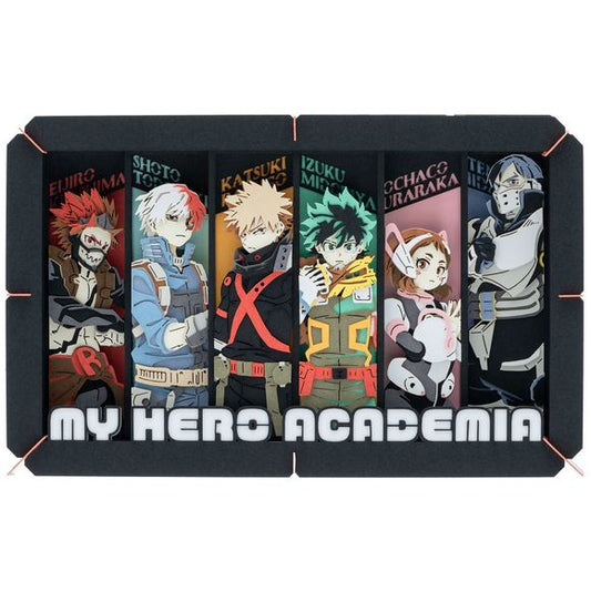 The highly popular TV anime "My Hero Academia" will soon start its seventh (!) broadcast season, and to observe the occasion, Ensky brings us this spectacular "Paper Theater" kit! Just assemble the precision laser-cut pieces of paper to result in a 3D-look display piece that you'll be proud to have in your collection!
Please note that glue is not included.