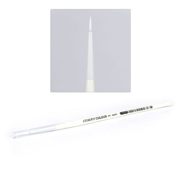 Synthetic brush fibers to prevent curling. Perfect for all of your base brushing needs. This versatile brush is great for apply base coat in hard to reach areas.