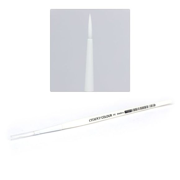 Armed with synthetic brush fibers, this brush is ideal for all of your shading needs! Designed to allow you to do all delicate shading work.