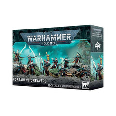 Release date 3/21/2026
This multipart plastic kit builds 10 Corsair Voidreavers. The kit includes these interchangeable parts:
– 9 helmeted heads
– 4 bare female heads
– 5 bare male heads
– 9 back vanes
These miniatures can alternatively be built as veteran Corsair Voidscarred, skilled piratical raiders with options to take multiple skilled operatives.
This kit is supplied with 1 Aeldari Craftworlds Transfer Sheet, containing 378 high-quality waterslide transfers. These include symbols for the Alaitoc, B