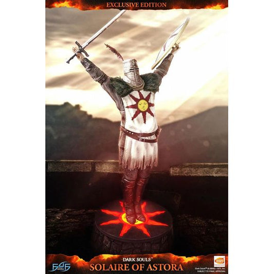 This statue has no edition number, and was a replacement and is in new and unopened condition. First 4 Figures is proud to present Solaire of Astora. An exceptionally skilled warrior from FromSoftware’s stunning action role-playing game: 'Dark Souls'. Dark Souls takes place in the fictional kingdom of Lordran. Players assume the role of a cursed undead character who begins a pilgrimage out of the Undead Asylum to discover the fate of the Undead.
Solaire of Astora stands at 21.5 inches tall from the tip of