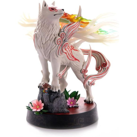 First 4 Figures is proud to introduce their latest PVC collectible, Shiranui PVC.
Shiranui is the hero of Kamiki Village during the events in Nippon one hundred years prior, saving its people from the evil Orochi. He reincarnated into Amaterasu years later after rumors of Orichi's return spread across the land. Shiranui is a silent protagonist, able to communicate through his Celestial Envoy Ishaku. Apart from the 13 Celestial Brush techniques, Shiranui also uses his Divine Instrument, the Solar Flare, to