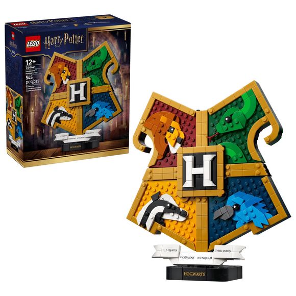 Let young wizards, witches and Muggles™ display their love of Hogwarts™ fantasy adventures with this LEGO® Harry Potter™ Hogwarts House Crest (76462) building toy for kids. Build the crest featuring the Gryffindor™, Hufflepuff™, Ravenclaw ™ and Slytherin™ house animals. Place the crest on the stand with an attached banner displaying the Hogwarts motto. Lift the house animals to reveal hidden compartments containing iconic items: the Sword of Gryffindor, Hufflepuff Cup, Ravenclaw Diadem and the Slytherin Loc