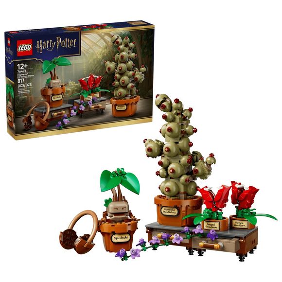 Let young wizards, witches and Muggles™ discover the magic of Hogwarts™ Herbology Plants (76474) with this LEGO® Harry Potter™ building set. It features Mandrake, Fanged Geranium and Mimbulus Mimbletonia plant models that are designed for playful display. Pull the Mandrake plant up from its pot to make its roots shake and its mouth move as if screaming. Turn dials to make the Fanged Geraniums ‘bite’ and the Mimbulus Mimbletonia pulsate. Kids can arrange this nature toy in their own ways to create enchanting