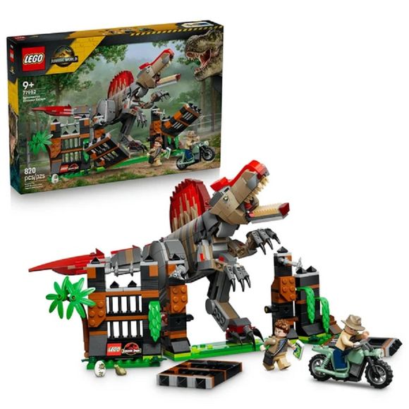 Heart-pounding adventures are waiting inside this Spinosaurus Dinosaur Escape (77982) LEGO® Jurassic World toy. Dinosaur lovers can assemble the model kit, then dive into an action-packed escape scene. Kids can use the brick-built Spinosaurus figure, with opening jaw, movable head, arms, legs and tail, to attack the enclosure wall and gate to get to its egg. Can they reach the hidden phone? The motorcycle may give the LEGO minifigures just the chance they need to escape. Between playtimes, display the prehi