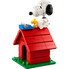LEGO Ideas 21368 Peanuts: Snoopy's Doghouse Building Set