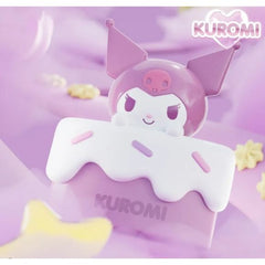 Add a sweet touch of Sanrio charm to your collection with the Holly Box Sanrio Characters Cake Slice Storage Box Figure featuring Kuromi! Designed to look like a delicious slice of frosted cake, this adorable collectible combines cute character display with functional storage.
Kuromi peeks over the top of her pastel cake slice storage box, complete with decorative frosting details and dessert-inspired accents. The storage compartment is perfect for holding small accessories, jewelry, desk items, or other t