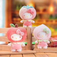 TOP TOY x Sanrio Hello Kitty "Fruity Paradise" Series plush blind box – random fruit-themed Hello Kitty plush. Add a sweet touch to your collection with this Hello Kitty Fruity Paradise Series plush blind box! This charming collection features Hello Kitty dressed in soft fruit-inspired outfits — apples, peaches, strawberries, pineapples, blueberries, and more — with pastel colors and cozy textures.
Each blind box contains one random plush-style collectible. Perfect for Sanrio fans, plush collectors, or a c