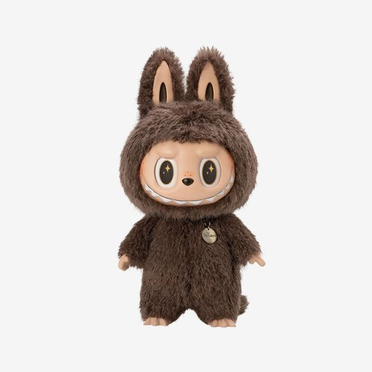 POP MART The Monsters Labubu Zimomo "I Found You" vinyl face doll – authentic, includes tote. Labubu's Zimomo character takes center stage in this I Found You vinyl face doll, a large-format collectible with a tote bag included, ready to headline any Monsters display.
Approximately 22.8" in height. Authentic POP MART release.