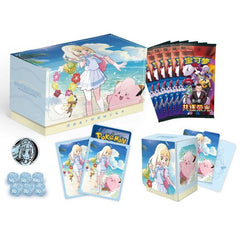 Celebrate one of Pokémon's most beloved Trainers with the official Chasing Glory Together (CSV10C) Lillie Battle Set Gift Box! This premium Simplified Chinese Pokémon TCG collection includes everything needed to protect your deck and expand your collection with exclusive Lillie-themed accessories. Inside you'll find 6 Chasing Glory Together Jumbo Booster Packs (20 cards each), a 64-count Lillie Art Card Sleeve Set, Lillie Deck Box, 2 Deck Box Dividers, Lillie Collector Coin, 6 Damage Counter Dice, and a mat