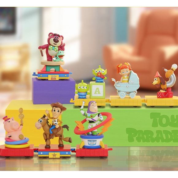 52TOYS Disney Pixar Toy Story "Toy Parade" Series figure mystery blind box – random carnival-float figure. Join the Toy Story gang for a colorful parade adventure with this Toy Parade mini figure blind box series from 52TOYS! Fan-favorite characters like Woody, Buzz Lightyear, Hamm, Lotso, Jessie, Slinky Dog, and the Aliens appear riding whimsical parade floats in adorable stylized poses.
Each figure captures the fun and imagination of the Toy Story universe — great for Disney and Pixar fans and shelf disp