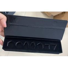 Galactic Toys Leder-Würfelbox - Lange Schwarze