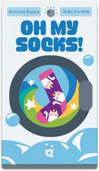GET READY TO PAIR UP AND SCORE HIGH IN THIS EXCITING GAME OF SOCK MATCHING!
Collect the best pairs of socks in this fun and strategic card game! In Oh my socks!, you'll compete to create the most beautiful sock collection by gathering matching pairs. Each turn, draw two cards and choose one to keep
while giving the other to a neighbor. Watch out for special eects that can shake up the game! Only even sets of socks will earn you points, so plan your moves wisely. Will you end up with the best collection, o