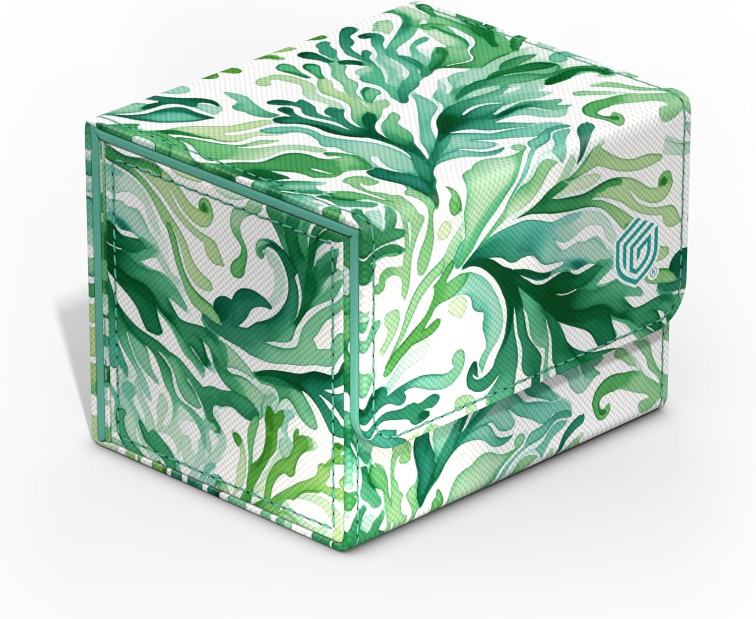 Dive into flourishing underwater worlds with the 2025 Exclusive Sidewinders from Ultimate Guard! The sustainable Coral Places deck boxes are made from 52% recycled materials and, in addition to the durable Xenoskin surface, have a strong magnetic closure and a high-quality microfibre inner lining so that up to 100 (double-sleeved) or 120 (single-sleeved) cards from games such as Magic: The Gathering, Pokemon, Lorcana, One Piece or Yu-Gi-Oh! can be stored safely. The plastic-free packaging is also made entir