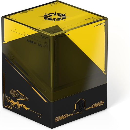 The Boulder 100+ is a durable and rigid deck box with a secure closure that can hold up to 100 double-sleeved or 120 single-sleeved cards in Ultimate Guard Sleeves. Both the completely transparent top of the Boulder and the solid bottom part are printed with officially licensed art from Magic: The Gathering's upcoming set "Edge of Eternities".