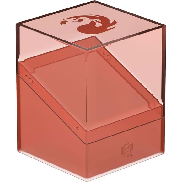 Ultimate Guard’s Boulder 100+ Hybrid combines the completely transparent top of the Boulder Clear with a soft-touch base in the style of the original Boulder. The officially licensed MTG deck box is easy to open, but offers reliable protection for your cards thanks to a sturdy casing and secure closure. The Boulder 100+ Hybrid holds almost up to 100 cards in a double-sleeved case and is suitable for all Magic: The Gathering formats such as Commander, Standard or Modern.