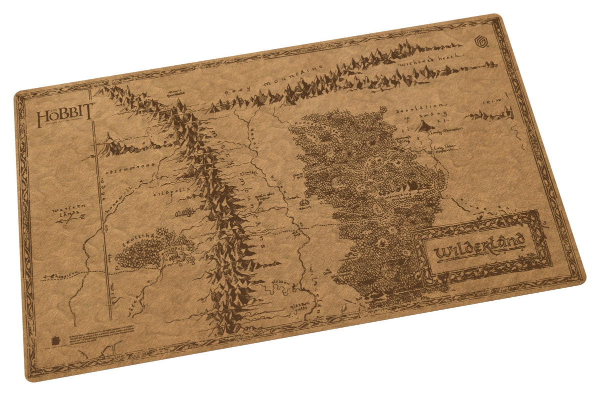 Dive into the legendary world of The Hobbit with Ultimate Guard's new "The Hobbit" series! This officially licensed product line includes Sidewinder 100+ and 133+ Xenoskin deckboxes, a printed "Glow in the Dark" Boulder 100+, and six Play-Mats.