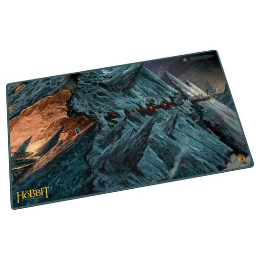 Dive into the legendary world of The Hobbit with Ultimate Guard's new "The Hobbit" series! This officially licensed product line includes Sidewinder 100+ and 133+ Xenoskin deckboxes, a printed "Glow in the Dark" Boulder 100+, and six Play-Mats.