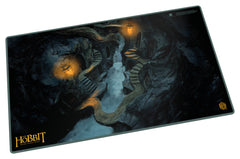 Dive into the legendary world of The Hobbit with Ultimate Guard's new "The Hobbit" series! This officially licensed product line includes Sidewinder 100+ and 133+ Xenoskin deckboxes, a printed "Glow in the Dark" Boulder 100+, and six Play-Mats.