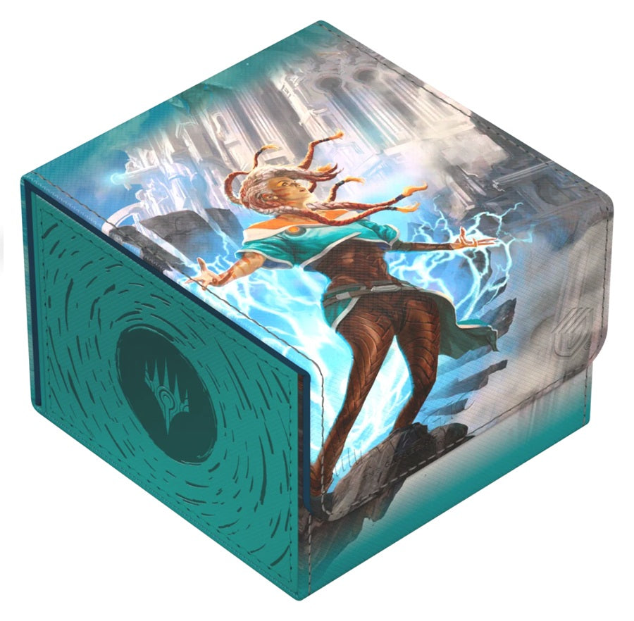 The Sidewinder 133+ Xenoskin is a high-quality TCG deck box that offers premium card protection thanks to its resistant Xenoskin material, microfiber inner lining, and strong magnetic closure, while still granting easy and convenient access to the deck inside. The deck boxes are printed in full color with officially licensed artworks from Magic: The Gathering’s upcoming set "Reality Fracture". The Sidewinder 133+ Xenoskin is optimized to hold 133 double-sleeved or 160 single-sleeved cards in Ultimate Guard