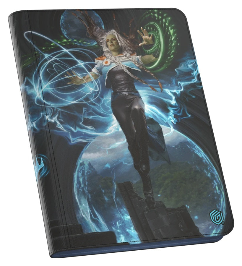 Made from high-quality printed, resistant Xenoskin material and equipped with a zipper to completely close the trading card binder, the Zipfolio 360 Xenoskin album has a total of 360 compartments (20 pages with 18 compartments each) with a practical side-loading design. The Zipfolio 360 Xenoskin albums feature officially licensed artworks from Magic: The Gathering’s upcoming set “Reality Fracture”.