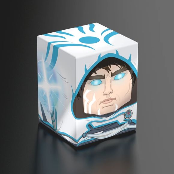 <p><strong>Ultimate Guard Squaroes Magic: The Gathering “Reality Fracture” – Jace (Fractured)</strong> is a premium collectible deck box featuring striking Jace artwork from the Reality Fracture series. Designed for players and collectors, the durable fully printed construction provides reliable protection while giving Commander decks, tournament builds, and favorite card collections a distinctive display piece.</p>

<p>The Squaroe holds up to 100 double-sleeved, 120 single-sleeved, or 210 unsleeved standar