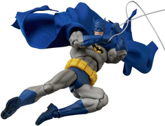 (PRE-ORDER: AUG 2027) Medicom Batman: Hush MAFEX No.333 Batman Recollection Blue Ver. Action Figure