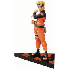 In a very rare limited re-release comes another chance to grab and collect some of the most popular characters of the legendary anime series, Naruto Shippuden. This collection of 6" tall DXF Shinobi Relation figures include the main heroes Naruto and Kakashi as well as fan favorites Minato, Naruto's father, and Sasori, one of the Akatsuki group's S-Ranked ninja. Each sold separately.